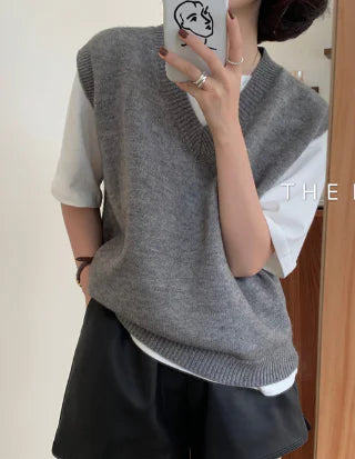 Men's V-neck Thin Knitted Vest Sweater